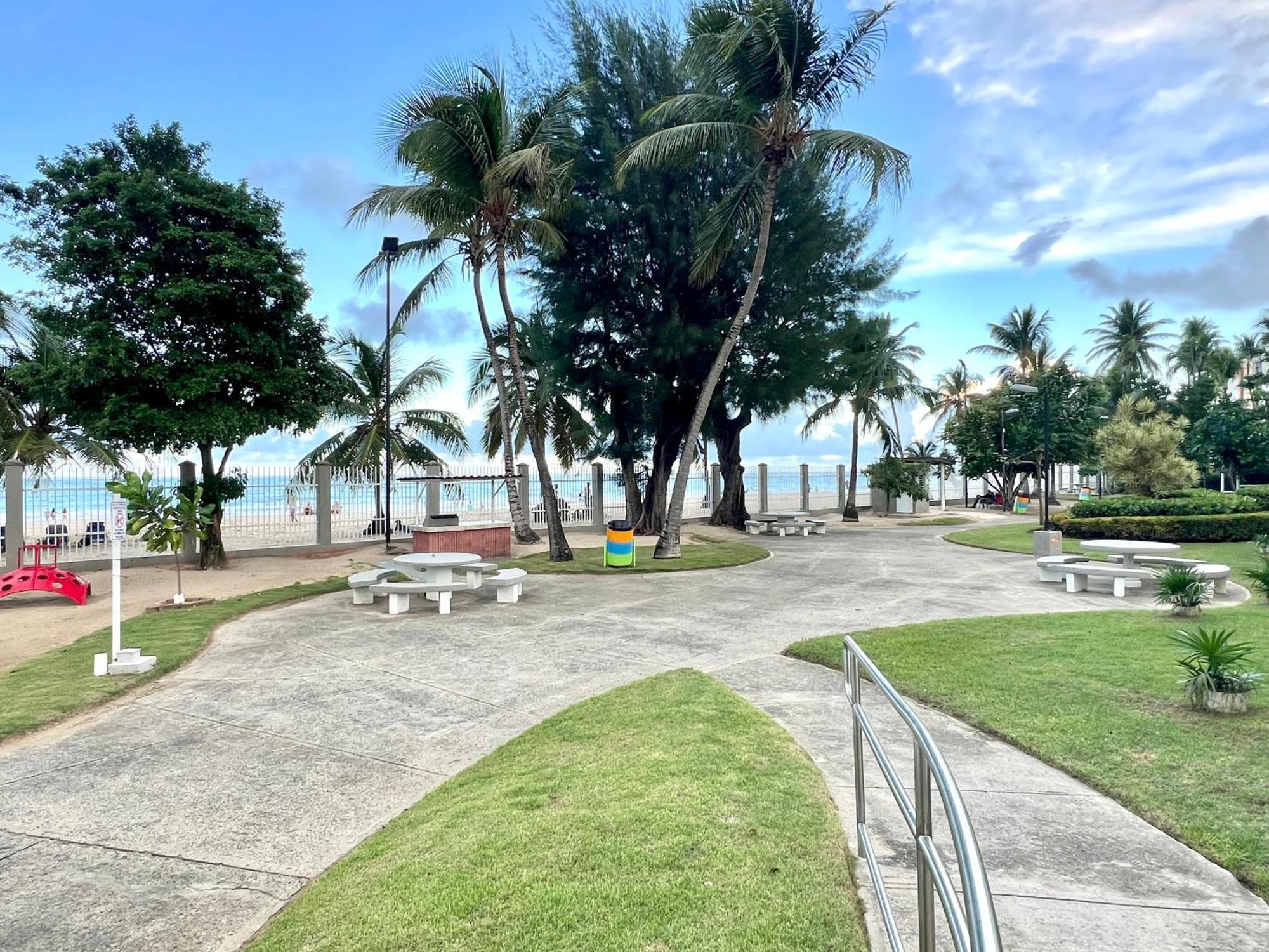 Ocean View Apt On Isla Verde In A 14Th Floor Apartment San Juan Exterior photo