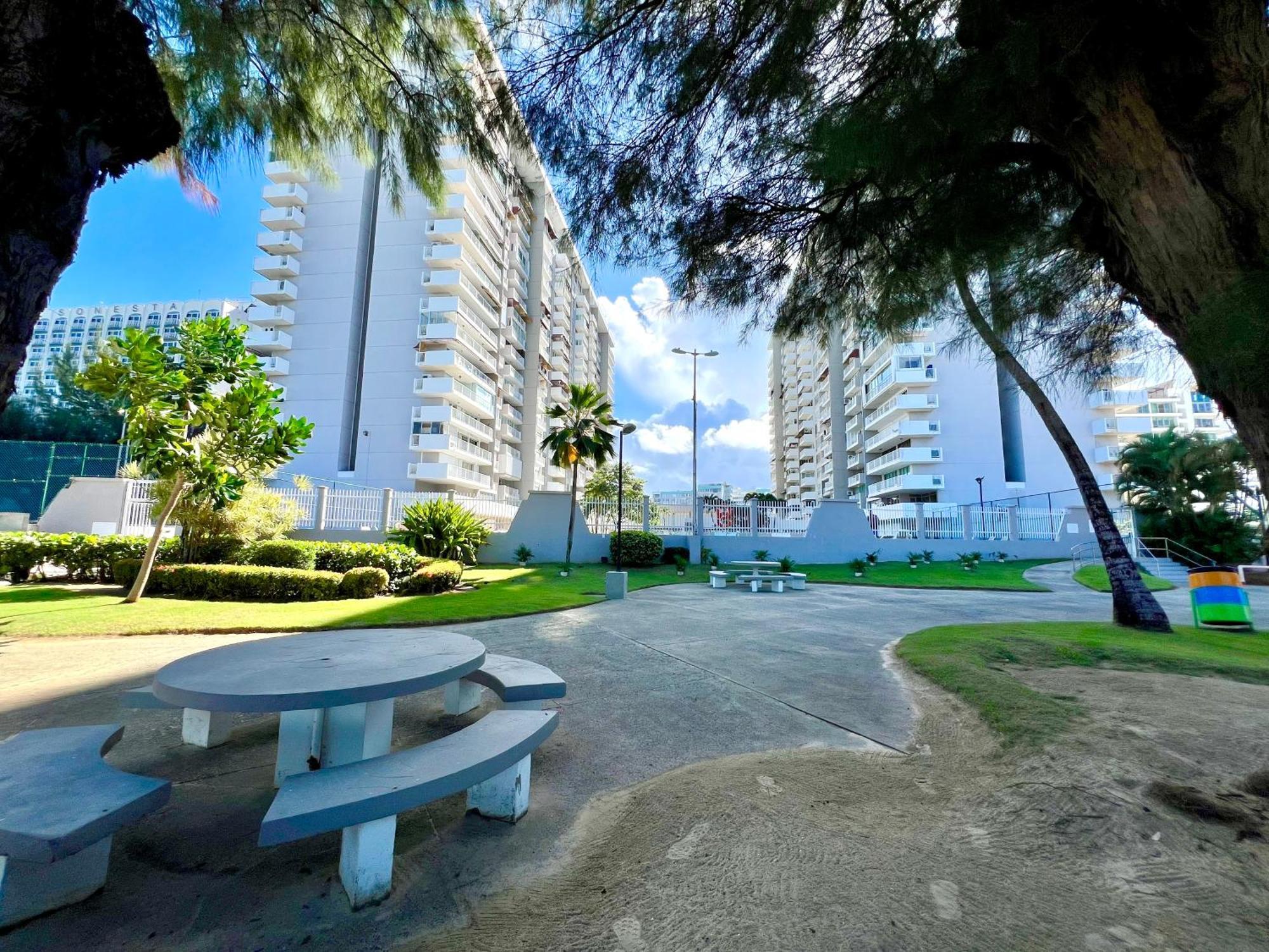 Ocean View Apt On Isla Verde In A 14Th Floor Apartment San Juan Exterior photo