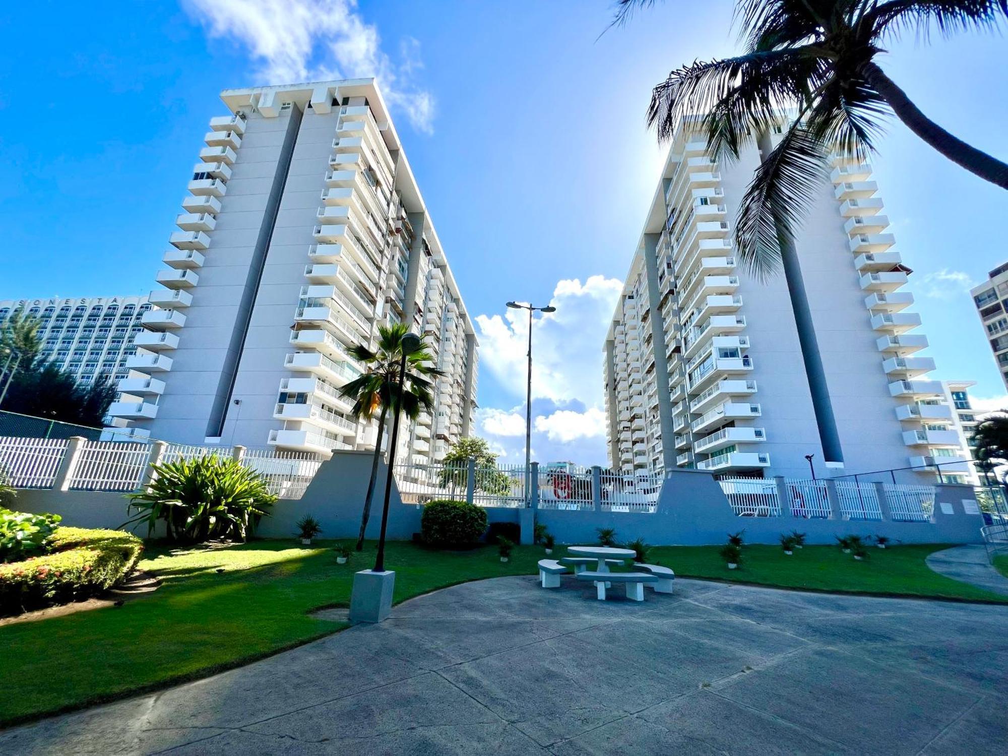 Ocean View Apt On Isla Verde In A 14Th Floor Apartment San Juan Exterior photo